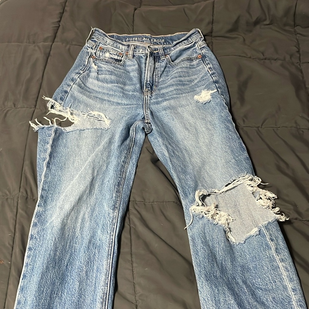 American Eagle high rise 90’s boyfriend jeans